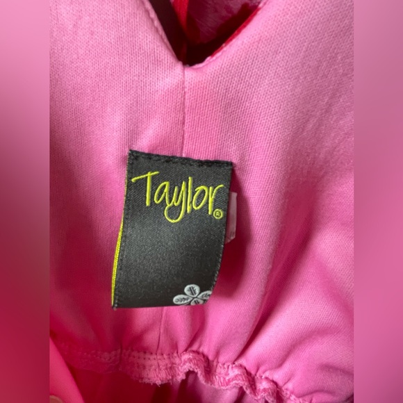 Taylor Pink V-Neck Bishop Sleeve Sundress - Picture 3 of 9